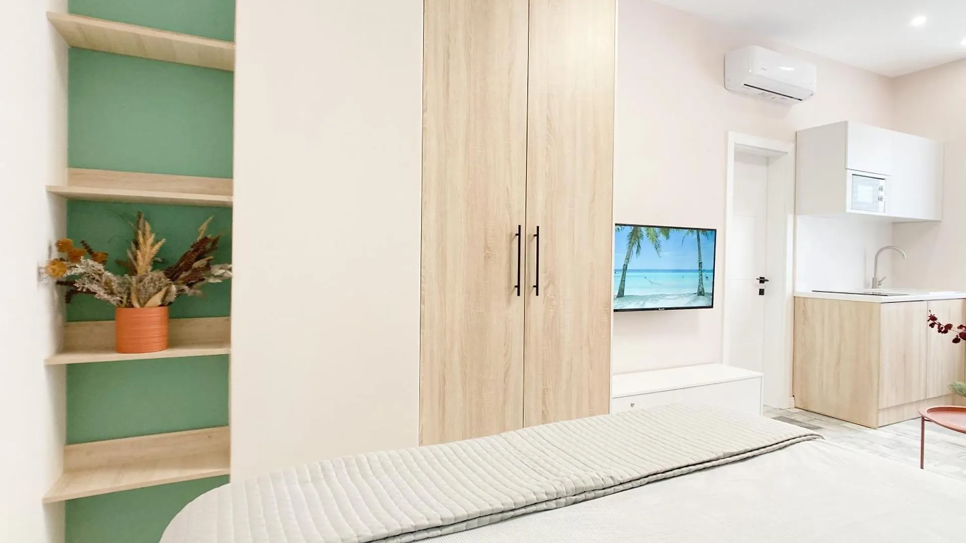 Summer Edition - Home By The Sea 1 - Res Golem  Apartment